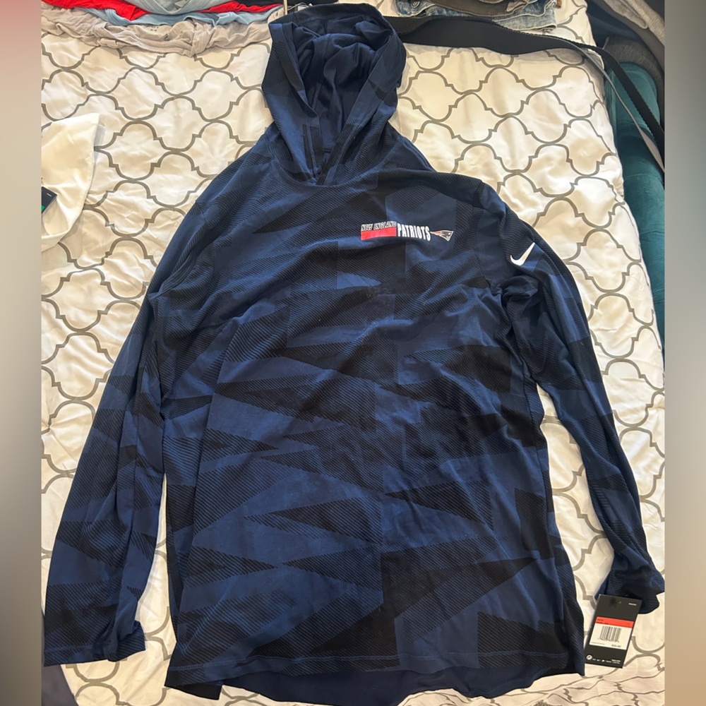 New England patriots Nike dri fit large long sleeve t shirt hoodie NWT
